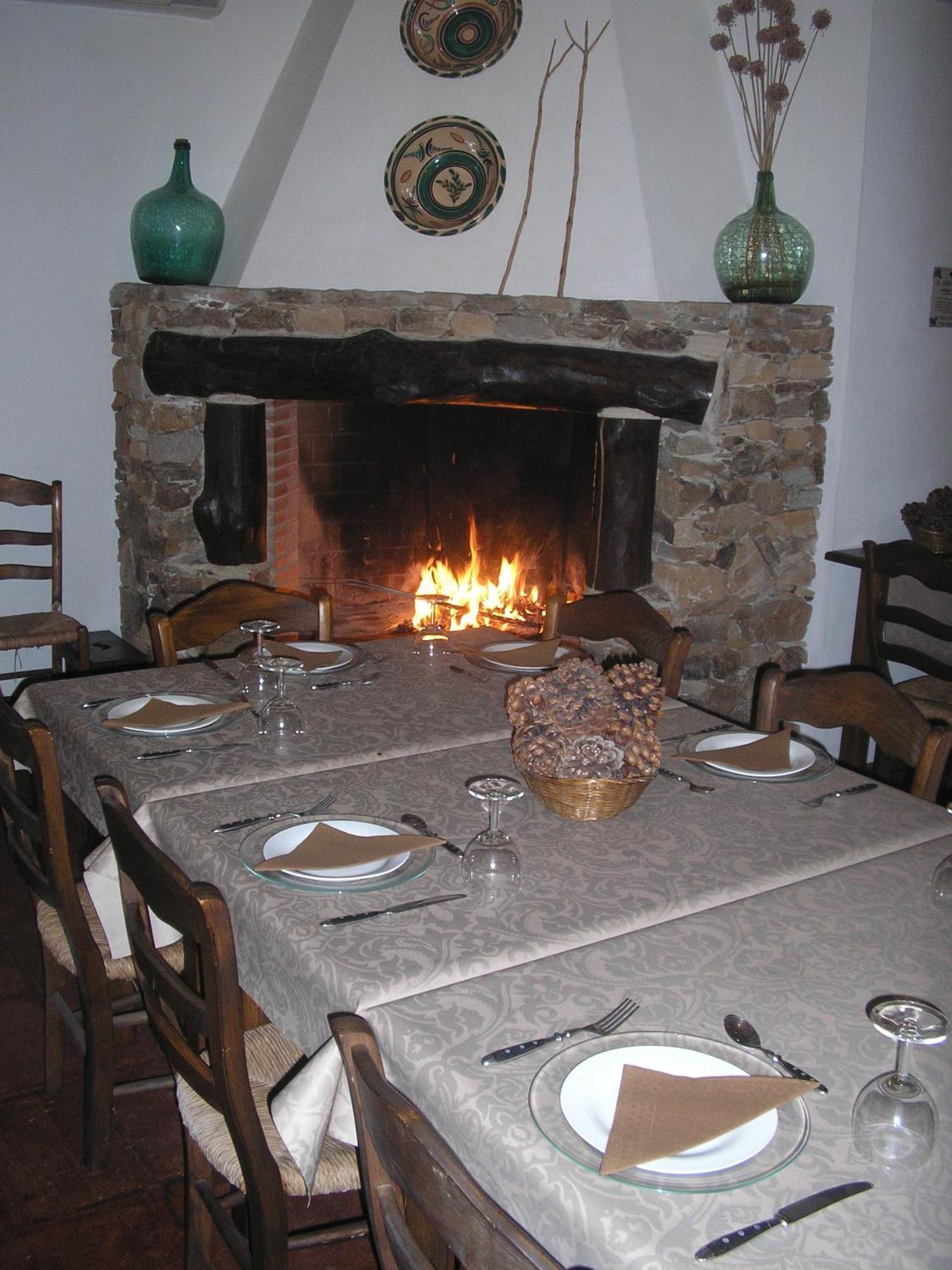 Casa Rural Y Restaurante Casa Adriano Guest House Alanis Ngoại thất bức ảnh