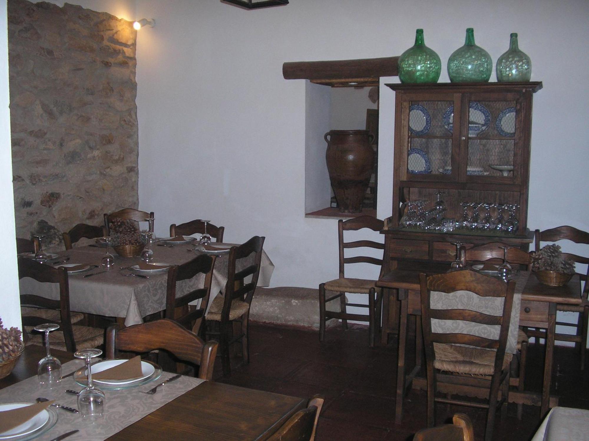 Casa Rural Y Restaurante Casa Adriano Guest House Alanis Ngoại thất bức ảnh