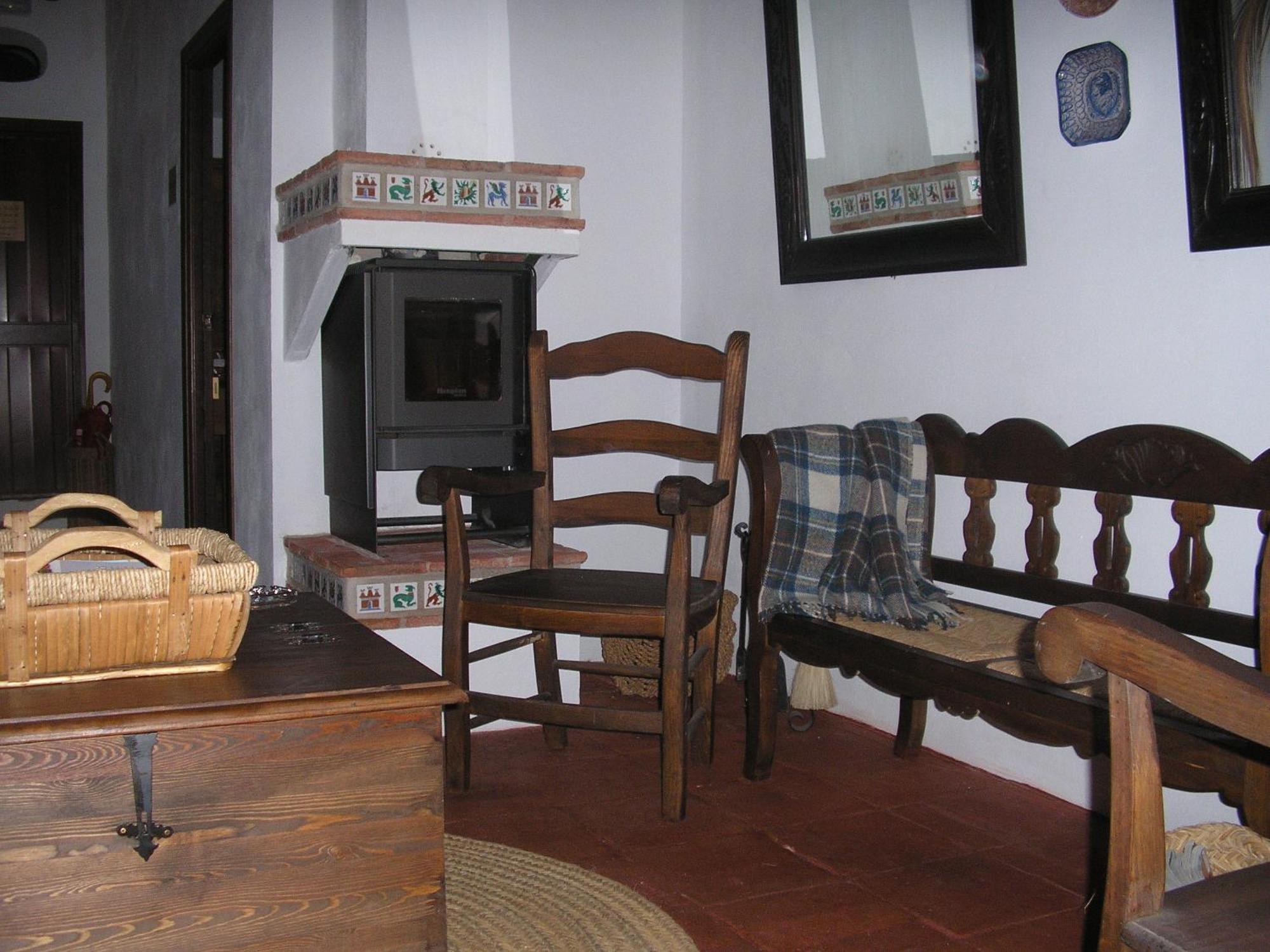 Casa Rural Y Restaurante Casa Adriano Guest House Alanis Ngoại thất bức ảnh
